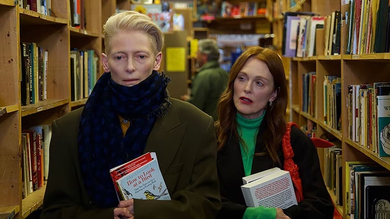 revistapazes.com - Tilda Swinton e Julianne Moore brilham em filma&ccedil;o premiado que chegou ao cat&aacute;logo da Netflix