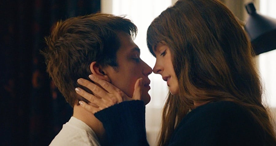 revistapazes.com - M&atilde;e de 40 anos se rende ao charme de cantor mais jovem em trama viciante e ousada que chegou no streaming