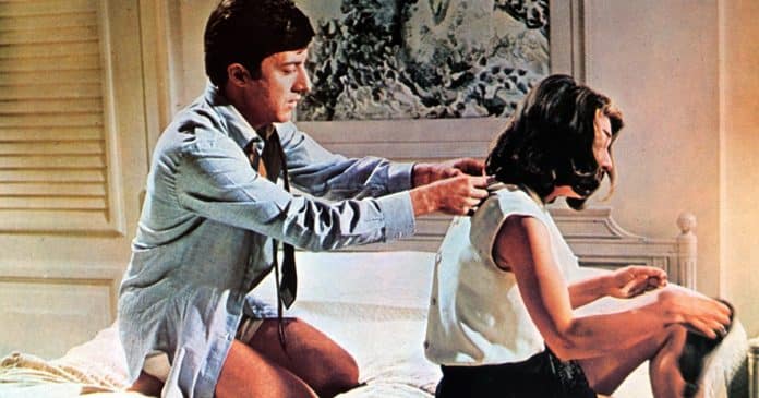 Esta foto de um clássico do cinema parece normal, mas há um detalhe que quase ninguém percebe