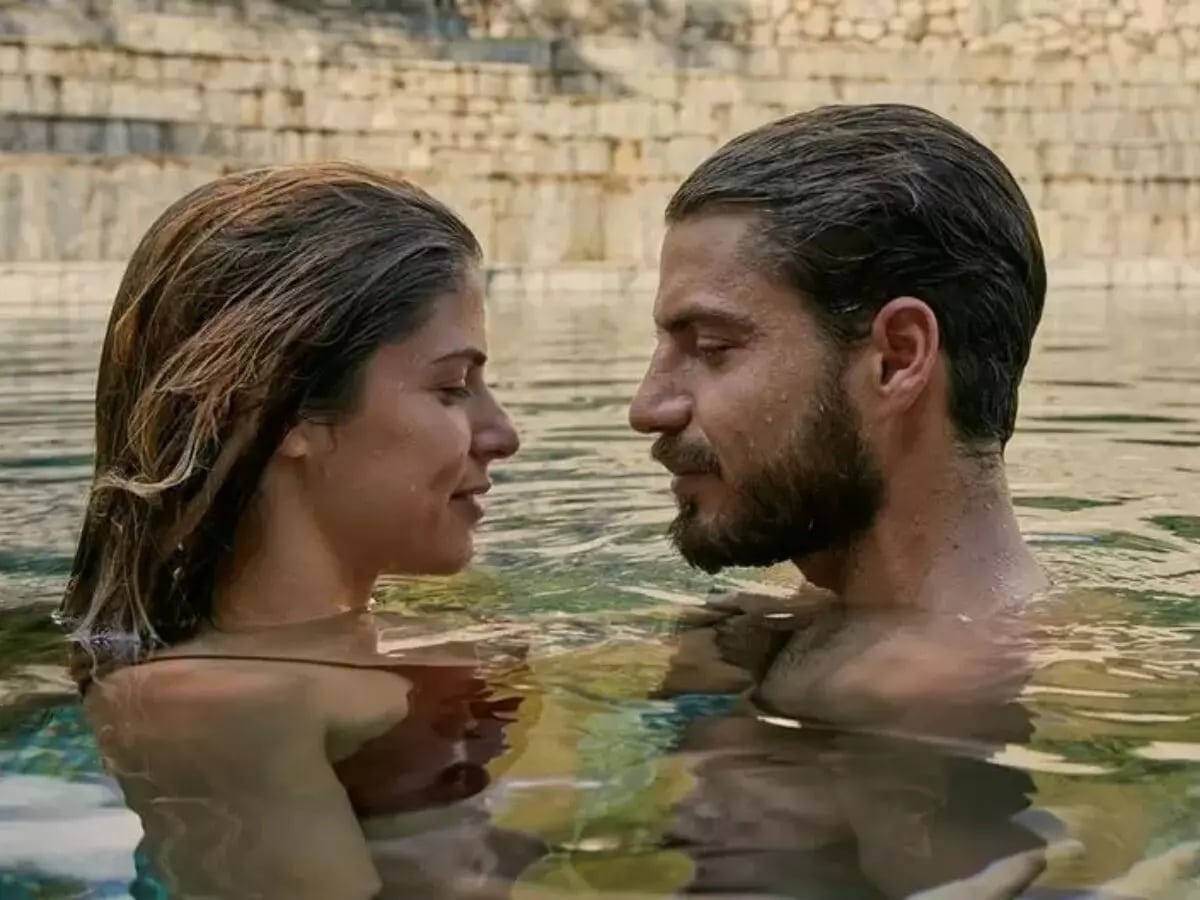 revistapazes.com - Dois desconhecidos, uma viagem pelo Peru e um romance da Netflix que surpreende at&eacute; o fim