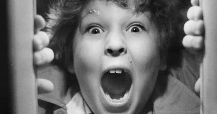 Lembra dele? Estrela de Os Goonies mudou de carreira e o visual hoje é irreconhecível!