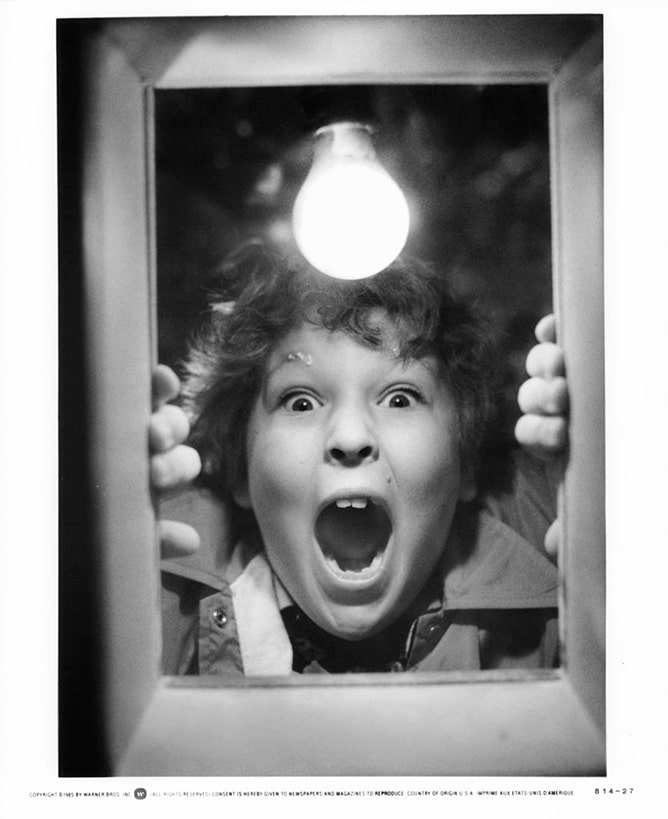 revistapazes.com - Lembra dele? Estrela de Os Goonies mudou de carreira e o visual hoje &eacute; irreconhec&iacute;vel!