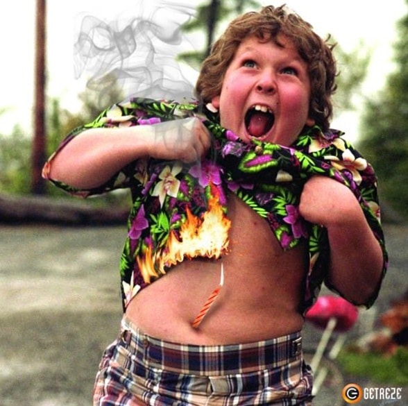 revistapazes.com - Lembra dele? Estrela de Os Goonies mudou de carreira e o visual hoje &eacute; irreconhec&iacute;vel!