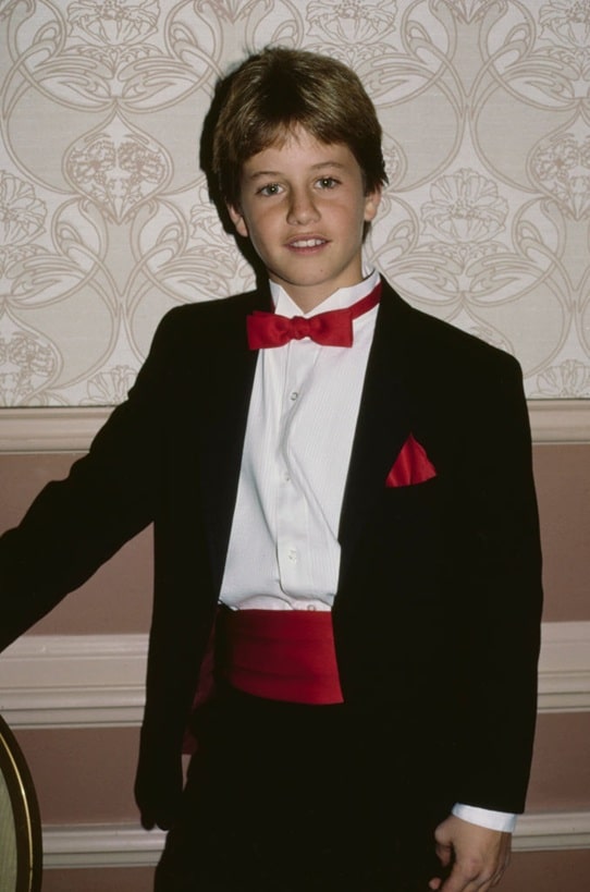 revistapazes.com - Ele foi um astro mirim dos anos 80, abandonou Hollywood para criar seis filhos e, aos 55, virou um vov&ocirc; bonit&atilde;o