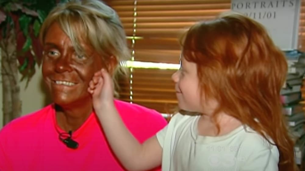 revistapazes.com - Ela virou not&iacute;cia por um bronzeado extremo; anos depois, Patricia Krentcil reaparece diferente