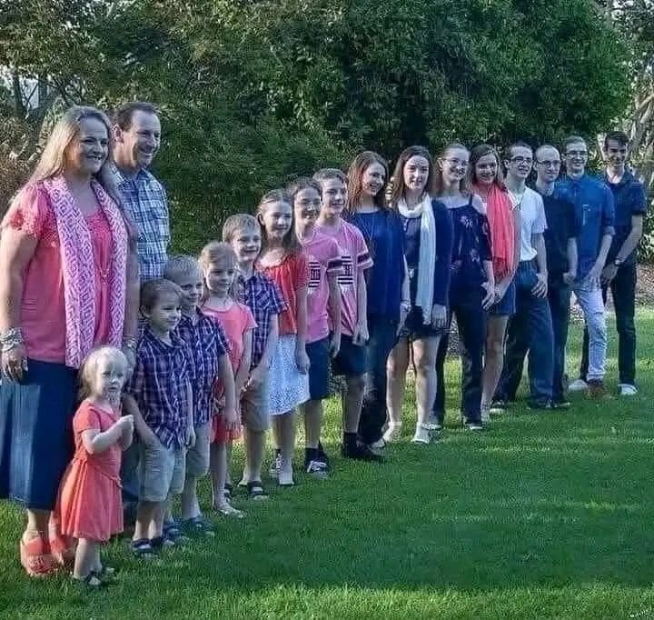 revistapazes.com - A fam&iacute;lia tem 16 filhos, mas &eacute; a rotina por tr&aacute;s da casa que mais chama aten&ccedil;&atilde;o