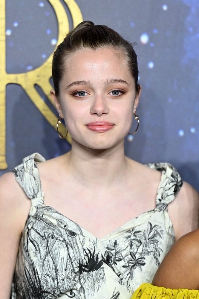 revistapazes.com - &lsquo;A mand&iacute;bula do pai e os l&aacute;bios da m&atilde;e&rsquo;: o dram&aacute;tico novo visual de Shiloh Jolie, aos 19 anos, rouba a cena