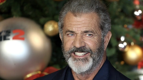 revistapazes.com - O filho de Mel Gibson, Milo, cresceu e, aos 35 anos, est&aacute; a cara do pai; veja fotos
