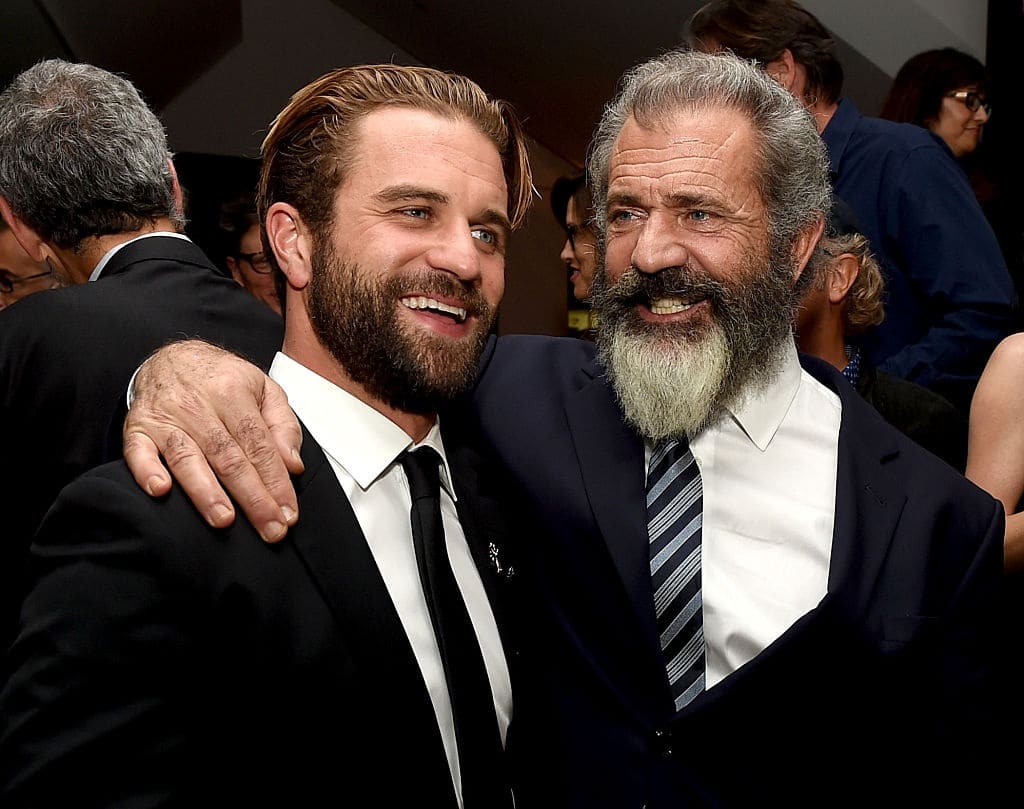 revistapazes.com - O filho de Mel Gibson, Milo, cresceu e, aos 35 anos, est&aacute; a cara do pai; veja fotos