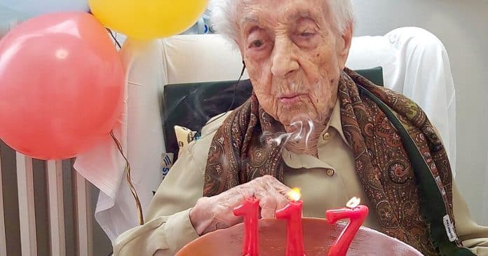 Médicos investigam o DNA de uma mulher de 117 anos e encontram um alimento que contribui para a longevidade