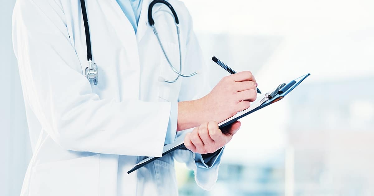 revistapazes.com - Um m&eacute;dico corajoso explica por que nunca se deve beijar uma pessoa morta