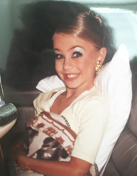 revistapazes.com - Ela cresceu como uma m&oacute;rmon e sofria nas m&atilde;os da fam&iacute;lia. Hoje, h&aacute; quem diga que esta estrela &eacute; a mulher mais bonita do planeta