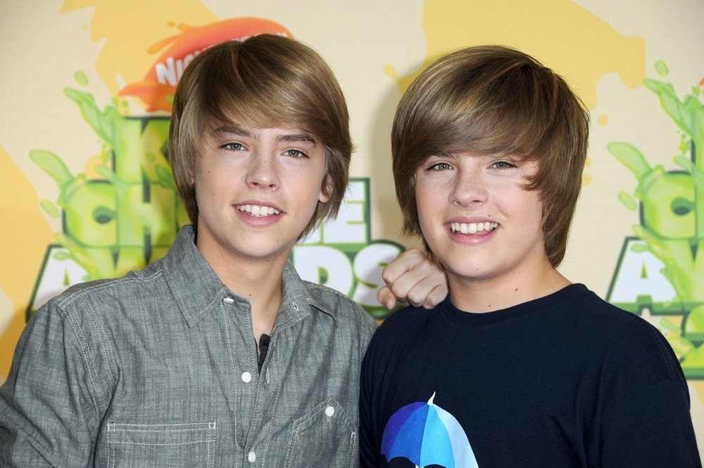 revistapazes.com - Os g&ecirc;meos Sprouse hoje: por dentro da vida deles aos 34 anos